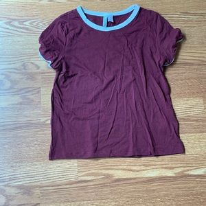 h and m maroon t shirt